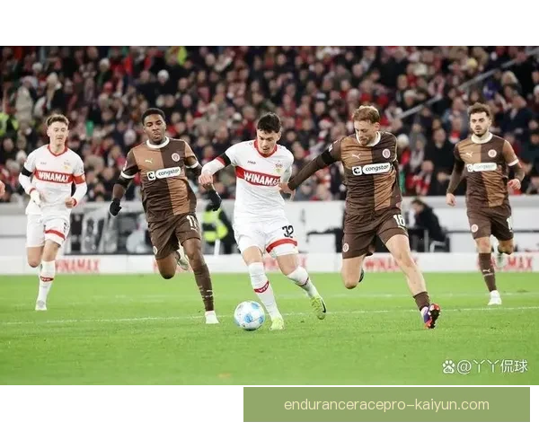 法兰克福防守体系助力球队稳步提升实力与战术深度