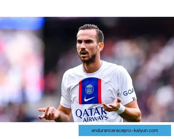 鲁伊斯国家队首秀表现稳健，备受关注的年轻才俊展现潜力