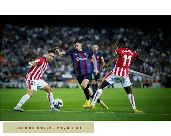 中超赛季进展分析：球队表现稳健与竞争形势的变化