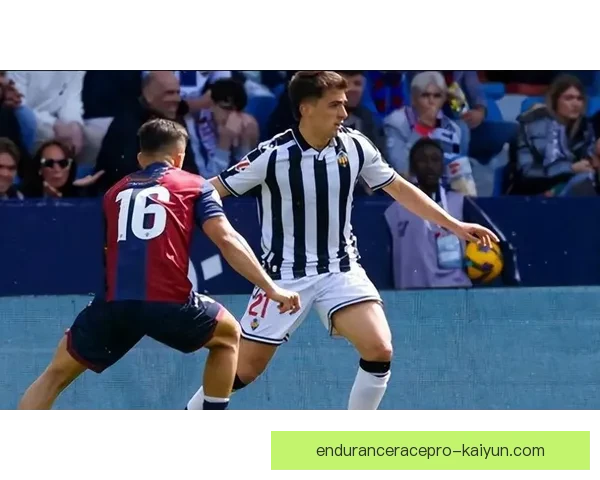 萨维奇状态回暖,比赛影响力逐渐显现于球队表现中 萨维奇状态回暖,比赛影响力逐渐显现于球队表现中